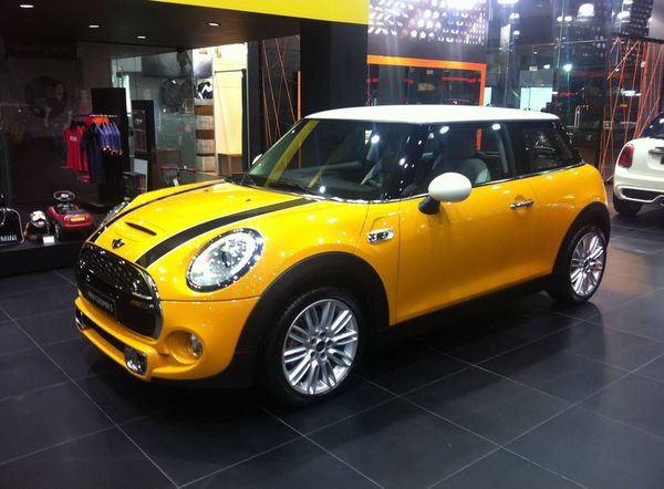Mini Cooper S 2019 sang trọng